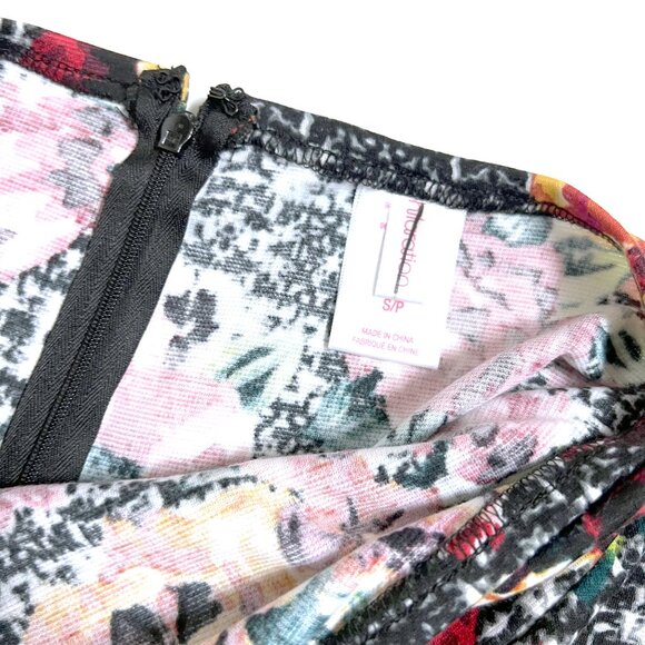 Xhilaration Floral A-line Skirt (size small) - Picture 5 of 6